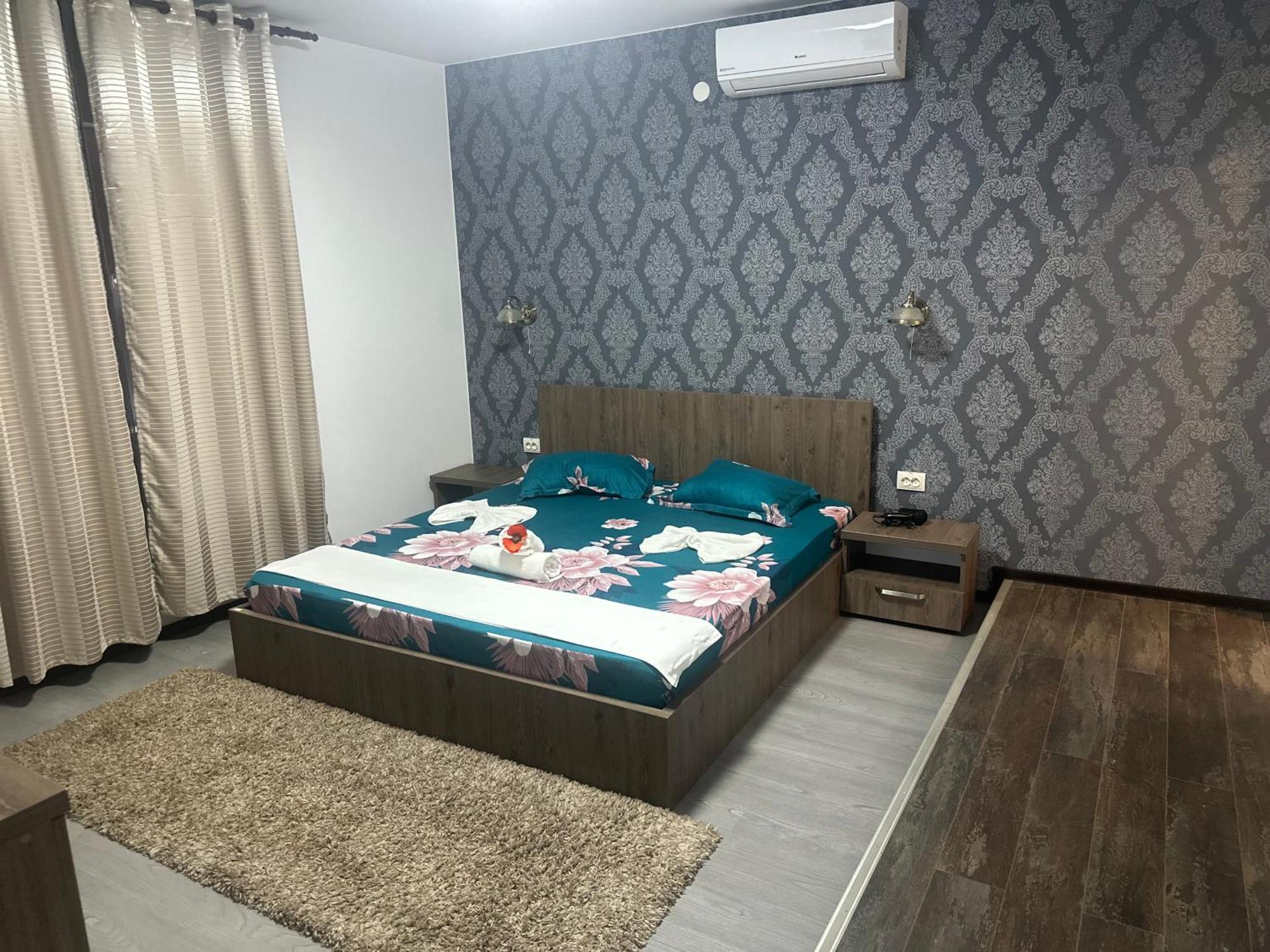 Отель Casa Clau Оршова Экстерьер фото