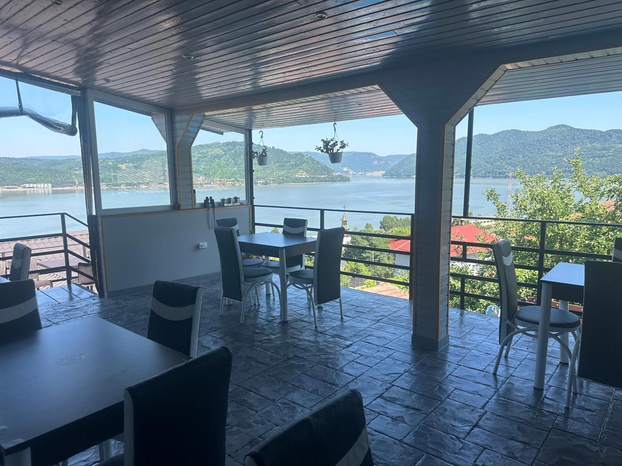 Отель Casa Clau Оршова Экстерьер фото